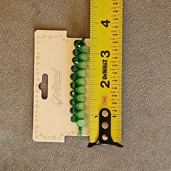 1/$5 or 3/$10 NWT Green Adjustable Faceted Bead Bracelet - Picture 5 of 5